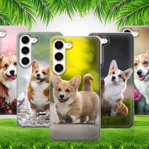 Könnte beinhalten: Fünf Handyhüllen mit Bildern von Corgi-Hunden. Die Hüllen zeigen verschiedene Posen der Hunde, mit unterschiedlichen Hintergründen, darunter Blumen und Grün. Die Hüllen sind in den Farbtönen Rosa, Grün, Gelb, Schwarz und Braun gehalten.