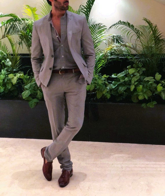 Casual khaki best sale outfit
