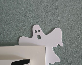 Halloween ghost for the door frame, door decoration to place on the left or right, spooky decoration, 3D printed