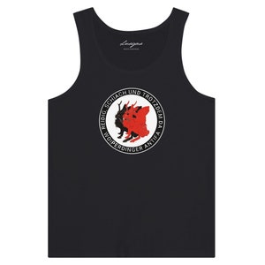 Könnte beinhalten: Schwarzes Tanktop mit einem weißen Kreis-Motiv mit zwei roten Kaninchen und dem Text "Reidig Schiach und trotzdem da Woiperdinger Antifa".