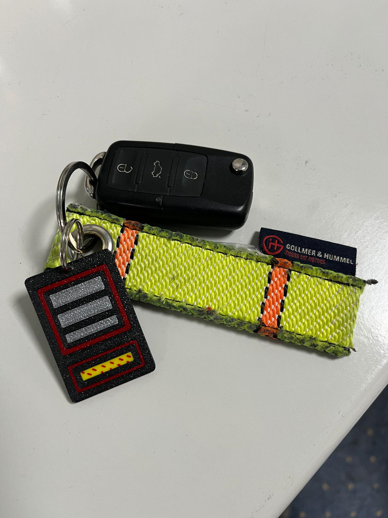 KFZ Magnetschild - FEUERWEHR - weißer Hintergrund - zugelassen bis 200