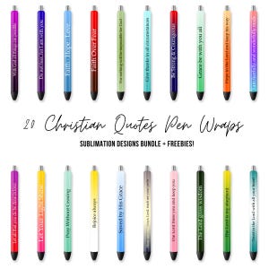 Op de afbeelding: Twintig kleurrijke penverpakkingen met christelijke citaten. De citaten omvatten "Met God is alles mogelijk", "Wees niet bang, want ik ben met je", "Geloof, Hoop, Liefde", "Geloof overwint angst", "Want niets zal onmogelijk zijn voor God", "Dank in alle omstandigheden", "Wees sterk en moedig", "Genade zij met u allen", "Hoop op de Heer en houd zijn weg", "Ik ben wonderbaarlijk gemaakt", "Laat alles wat u doet in liefde gedaan worden", "Laat uw licht schijnen", "Bid zonder ophouden", "Verheug u altijd", "Gered door zijn genade", "Toon mij uw wegen, Heer, leer mij uw paden", "De Heer zegene u en bewaar u", "De Heer geeft wijsheid", "De Heer is mijn herder", en "Vertrouw op de Heer met heel uw hart".