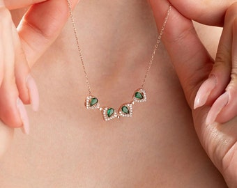 925 Sterling Silber verstellbare 4 Herz Halskette mit grünen Zirkon Steinen