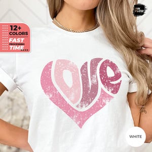 Koszulka Retro Love Heart, Boho Love Tshirt, Prezent na Walentynki, Koszulka Vintage Heart, Koszulka Love Valentines, Uroczy Top Love, Prezent dla Niej