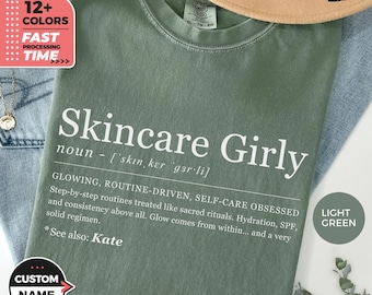 Maglietta personalizzata con colori comodi e femminili per la cura della pelle – T-shirt per amanti della bellezza, maglietta per la cura di sé, regalo con nome personalizzato