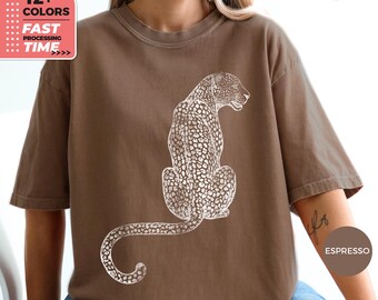 Vintage Leopard Comfort Colors T-Shirt – Minimal Big Cat Wildlife Graphic Tee