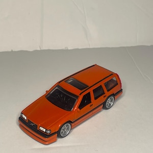 Custom Volvo 850 Estate 1/64 Scale Diecast Car