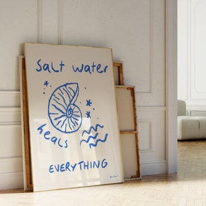 Salzwasser heilt alles Wandkunst, minimalistische blaue Muscheln digitale Kunst zum Ausdrucken, ästhetischer Küstendruck, mediterranes Sommerposter