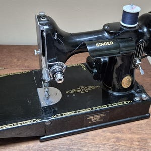 1948年製 シンガー 221 フェザーウェイト ヴィンテージミシン、整備済み