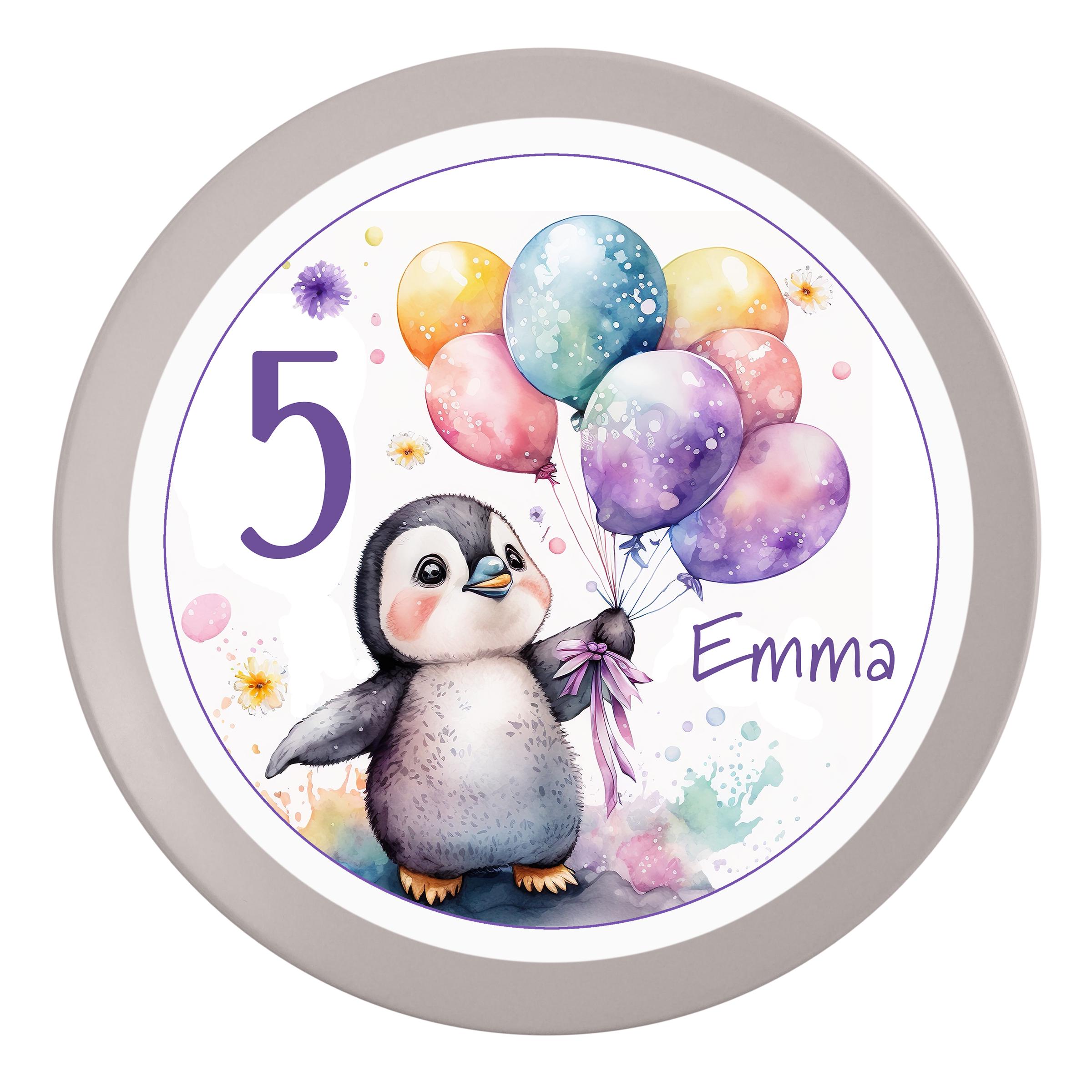 Grappige pinguïn met verjaardagshoed en taart viert feest van Poster Art Shop op canvas, behang