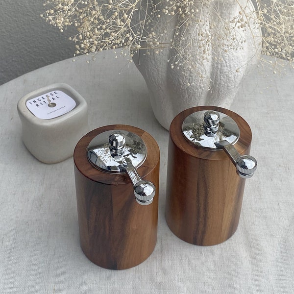 Walnut Wood Salt Or Pepper Grinder