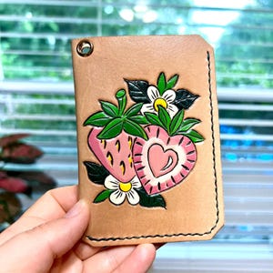 Cartera minimalista de cuero hecha a mano / Cartera de cuero hecha a mano con forma de fresa / Cartera para hombre y mujer