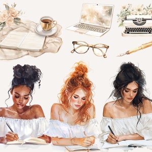 Op de afbeelding: Drie vrouwen met lang haar zitten aan een tafel en schrijven elk in een notitieboekje. Ze dragen witte tops en hebben een kop koffie, een laptop, een typemachine, een pen en een notitieboekje op tafel.