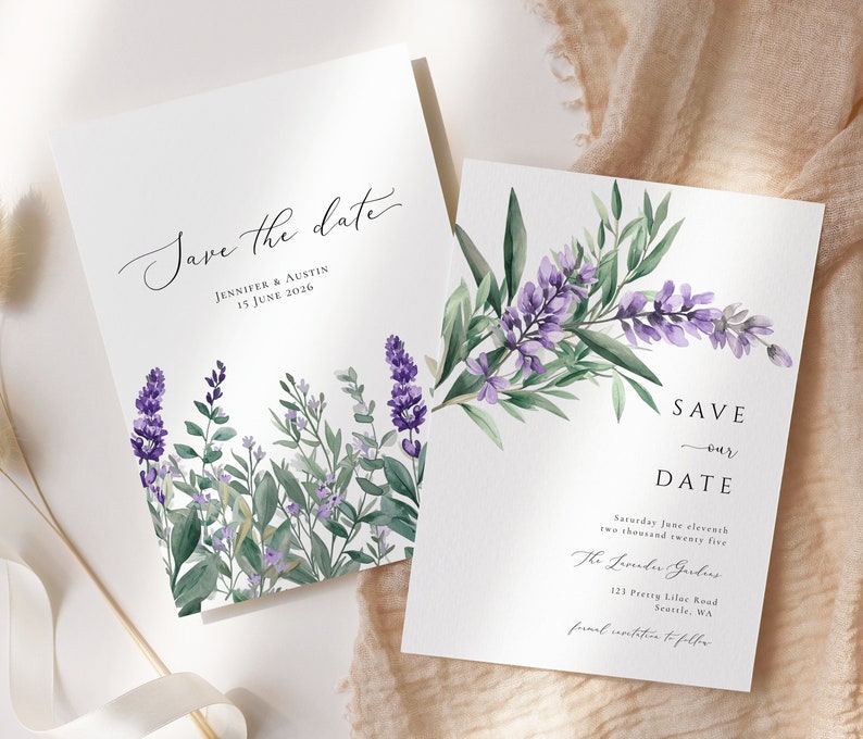 Puede incluir: Tarjeta de guardar la fecha con flores de lavanda y vegetaci&oacute;n en acuarela. El texto dice "Save the date" con los nombres Jennifer & Austin y la fecha 15 de junio de 2026.