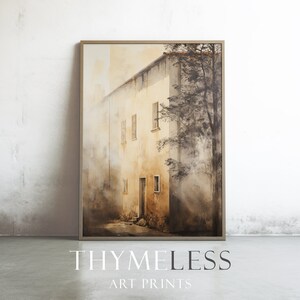 Puede incluir: Una pintura de acuarela de un edificio con una puerta y ventanas, rodeado de niebla y árboles. El edificio está pintado en tonos marrones y amarillos, con un toque de verde en los árboles. La pintura tiene una sensación suave y de ensueño.