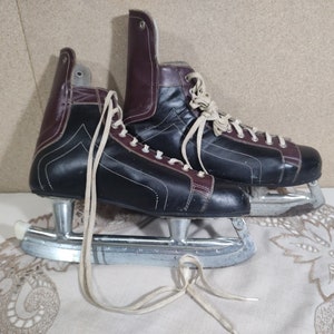 Vintage hockey skates men&#39;s size 11 - Purple and black leather - Silver arrow leather two tone boots - Made in Canada - Gift for men