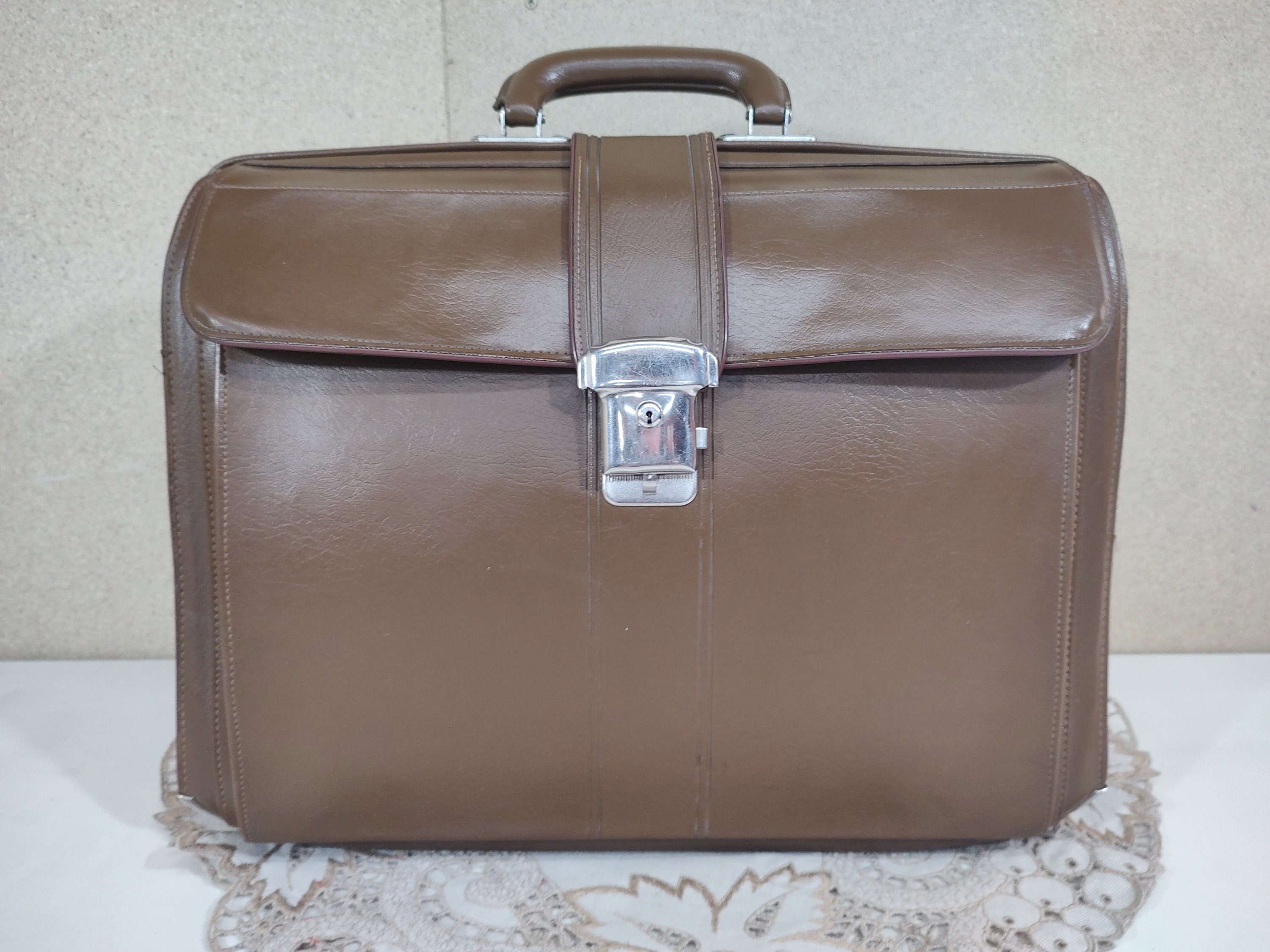 Rustico AC0260-0001 Diplomat Leather Attache in Dark Brown