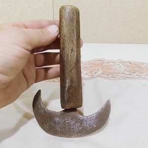Vintage food chopper - Primitive herb cutter chopper - Old cabbage chopping - Cutting rusty tool - Kitchen decor