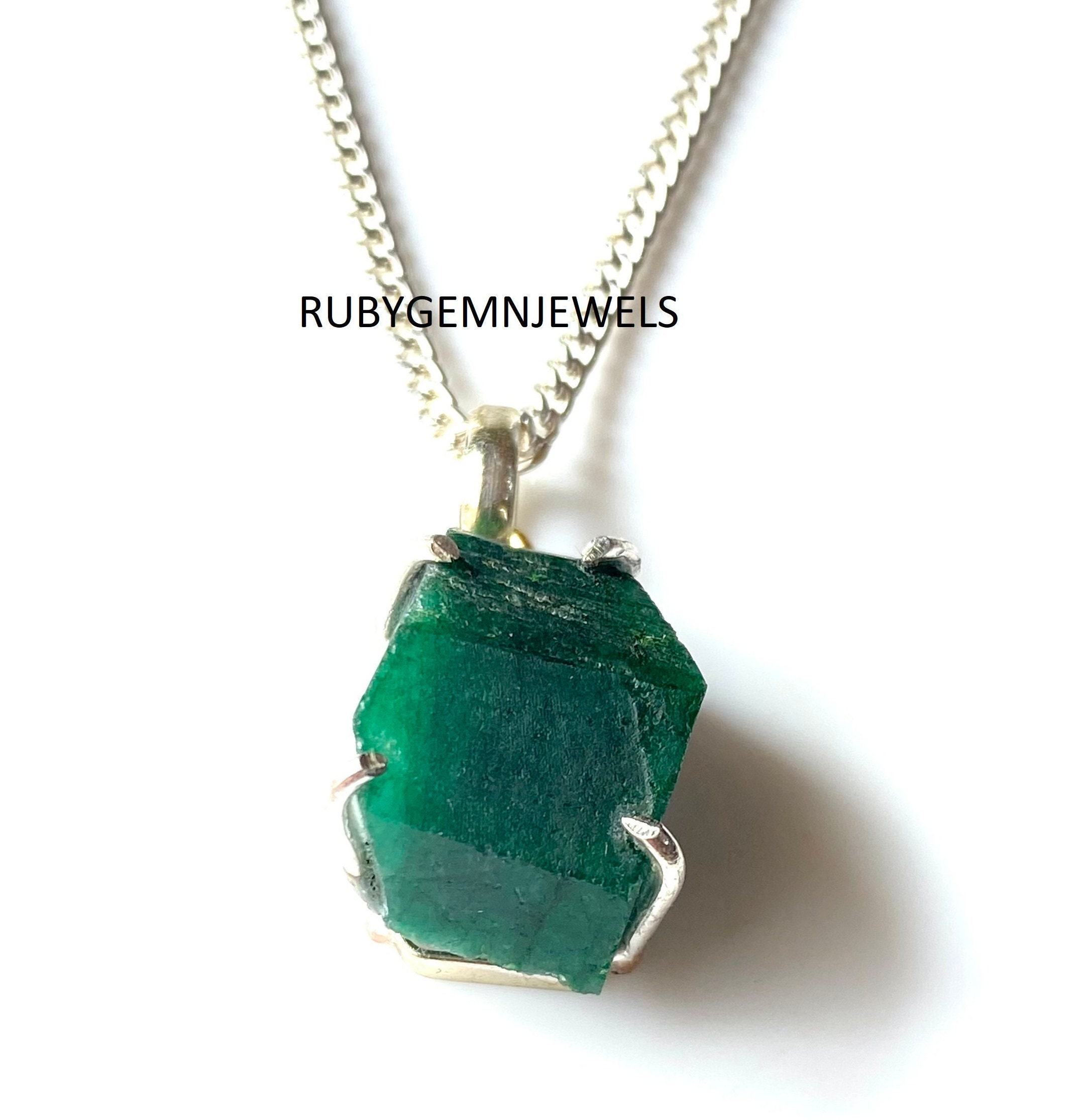 Pendentif En émeraude Brute (2,4 G) – Pierre Verte Naturelle