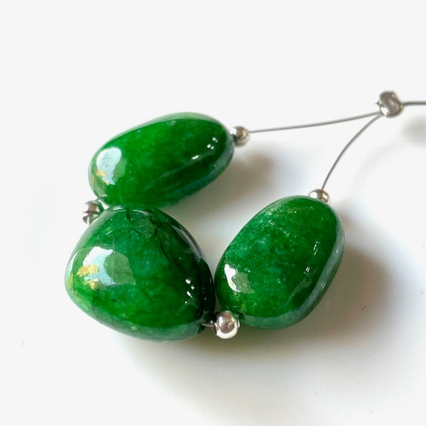 3 Stück A+Top natürliche sambische Smaragd-Nugget-Form glatte Perlen, 20–22 mm Smaragd-Tumble-Perlen, AAA-Qualität, erhalten Sie 70 % Rabatt auf Schmuckzubehör