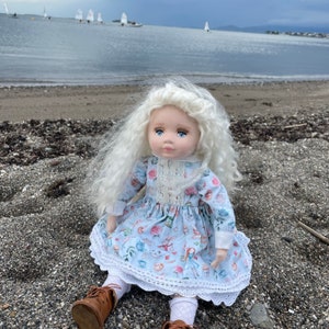 Special handmade Alice Doll. Perfect gift doll for christmas, birthdays,etc. All material are made from cotton and wool.