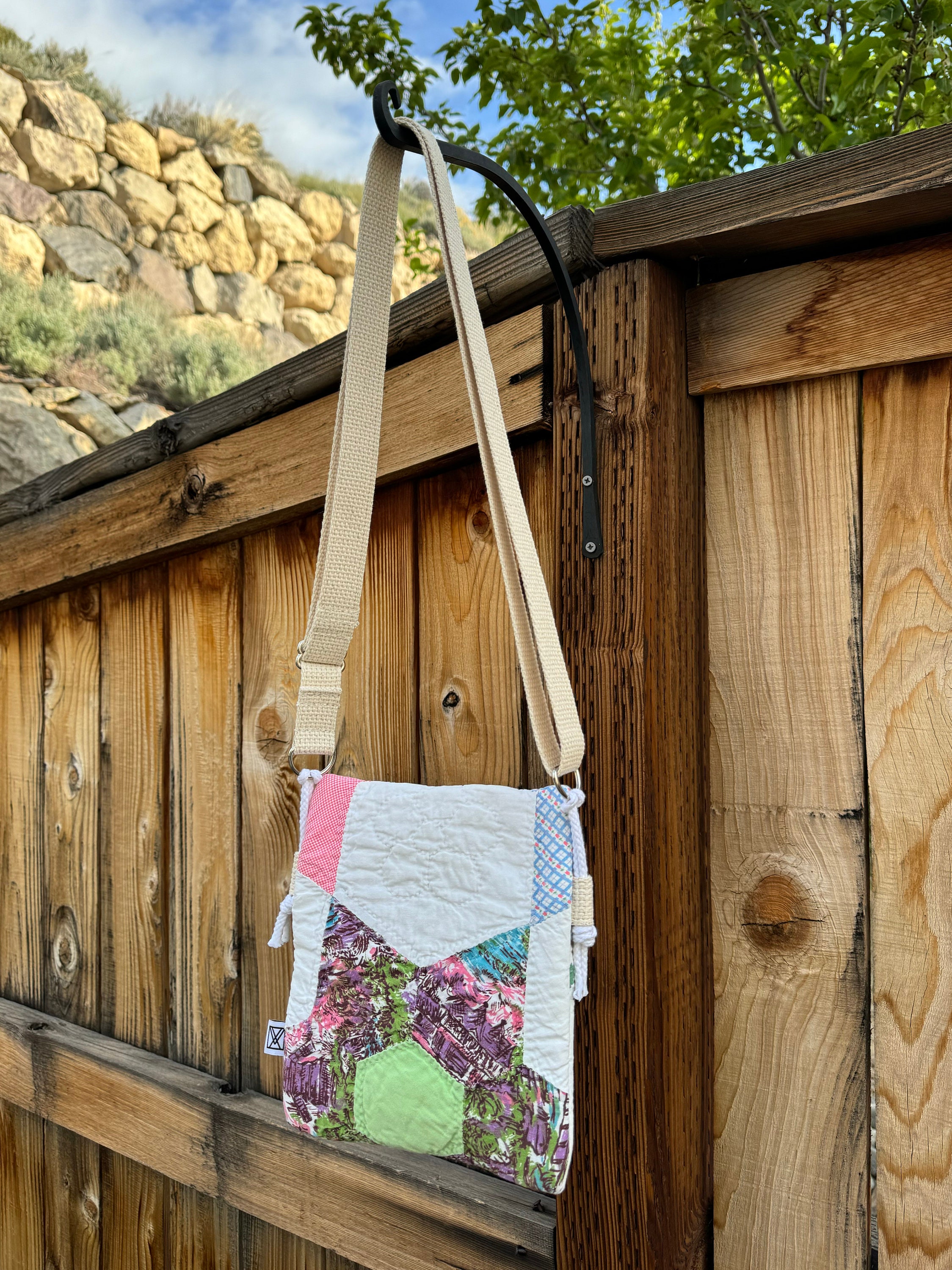Vintage-inspired crossbody bag main image 0