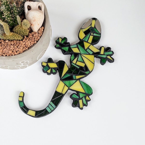 Salamandre mosaïque 30cms. Gecko Lézard Reptile coloré. Divers coloris. Verre et bois. Réalisation artisanale.