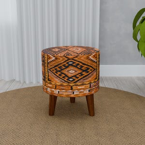Taburete puf naranja, Reposapiés portátil, Tapicería redonda, Asientos interiores cómodos, Banco otomano redondo, Silla de maquillaje, Puf de tamaño personalizado, RS 21-03