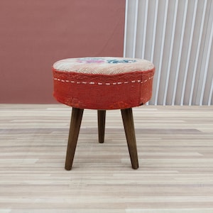Handmade ottoman, Boho footstool, Vintage pouf, Accent stool, Rustic ottoman, Ethnic kilim bench, Vintage ottoman, Cozy footstool, RSY 02