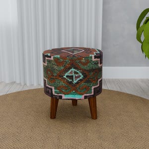 Brauner Farbhocker, Gothic Pouf Hocker, Keyboard Stuhl, Porch Bank, Rustikaler Esstisch, Indoor Sitzbank, Nomaden Fußhocker, RS 881-0