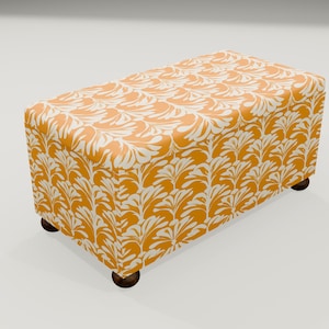 Könnte beinhalten: Ein rechteckiger Aufbewahrung Ottoman mit einem weißen und orangefarbenen Blumenmuster. Der Ottoman hat vier Holzbeine.