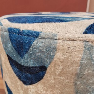 Leaf pattern bench, Blue white pouf, Heartwarming gift, Round footstool, Livingroom furniture, Entryway shoe bench, Round mid table, RS 207