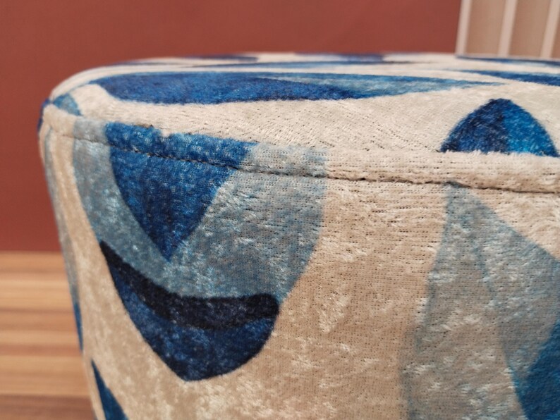 Leaf pattern bench, Blue white pouf, Heartwarming gift, Round footstool, Livingroom furniture, Entryway shoe bench, Round mid table, RS 207