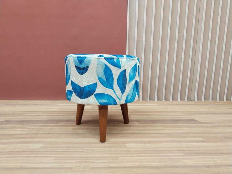 Leaf pattern bench, Blue white pouf, Heartwarming gift, Round footstool, Livingroom furniture, Entryway shoe bench, Round mid table, RS 207
