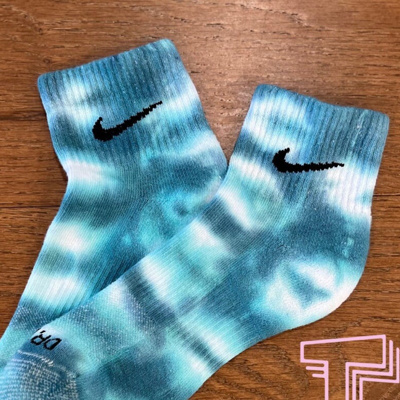 womens tie dye nike socks