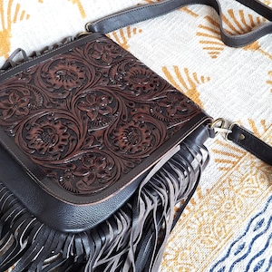 Borsa a tracolla in pelle di mucca, in stile western, con frange, intagliata a mano, elegante, ideale per regali da cowgirl.