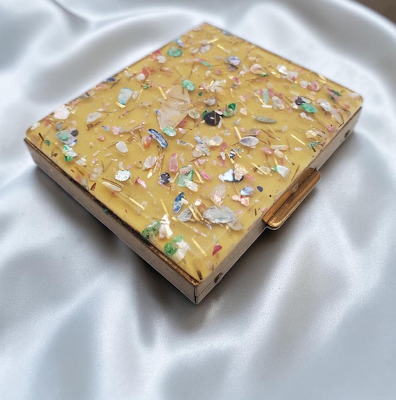 Vintage 1950s Lucite Confetti Glitter Compact Mirror