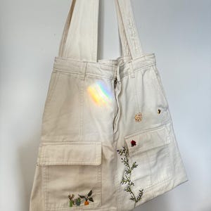 Borsa tote riciclata e ricamata a mano / Rielaborata / Riciclata / Fatta a mano