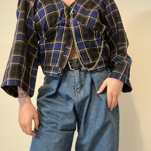 Upcycled / reworked top  / second hand fashion / slow fashion / vintage / flowers / Valentines Day gift / Gift for her / alternative fashion