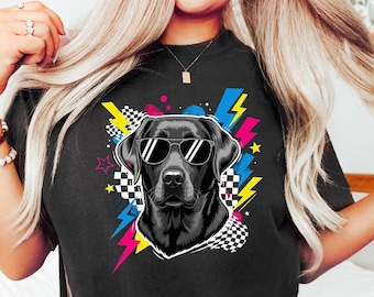 Camisa vintage de labrador negro / Camisa retro para amantes de los perros / Regalo genial para dueños de labradores / Camisa de labrador retriever para mamás y papás de perros / Camisa de labrador negro