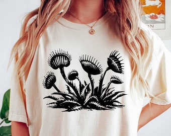 Vintage Venus Flytrap Shirt | Botanical Drawing Tee | Nature Lover T-Shirt | Black & White Plant Top | Botany Education Shirt | Flytrap Tee