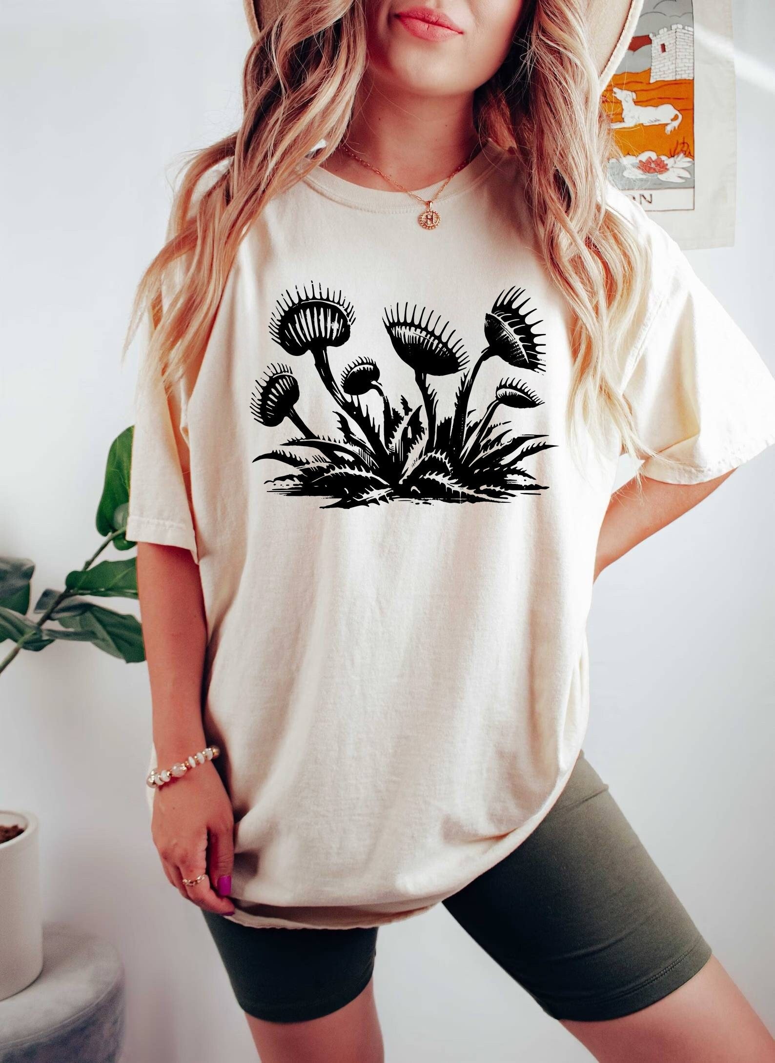 Venus Flytrap Shirt - Etsy