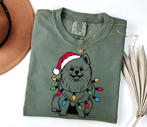 Christmas Pomeranian Tee | Santa Pom Dog Shirt | Festive Pom Gift | Pomeranian Lover Gift | Holiday Pomeranian Tee | Cute Pomeranian Shirt