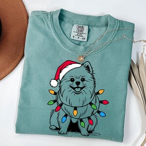 Pomeranian-tröja för jul | Hundtröja för jultomten | Festlig Pom-gåva | Pomeranian-älskare-gåva | Pomeranian-tröja för högtider | Söt Pomeranian-tröja bild 3