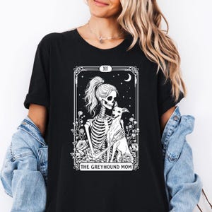 Chemise carte tarot maman lévrier, chemise amateur de lévriers, chemise cadeau lévrier Halloween, chemise maman chien whippet, t-shirt lévrier Halloween