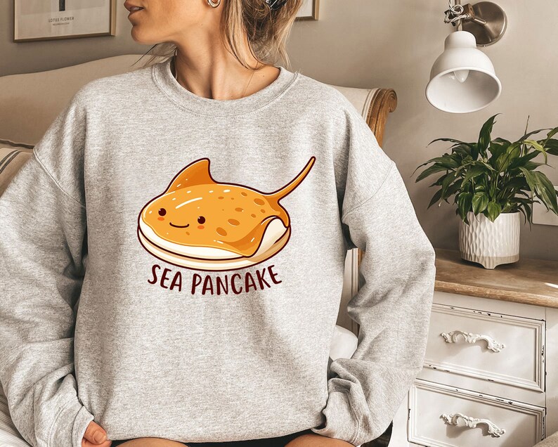 Sweat-shirt crêpes de mer Chemise océan raie manta Vie marine Pull de plage Océan nautique Pull dété Chemise mignonne de créature marine image 3