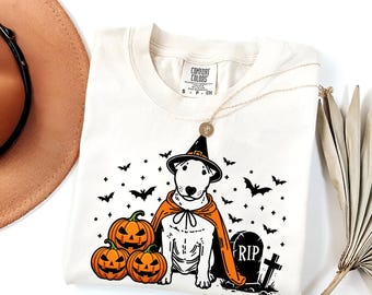 Camiseta de Halloween con bull terrier / Camiseta de perro terrier espeluznante / Camiseta de bull terrier con calabaza / Regalo para amantes de los perros / Camiseta de Halloween con colores cómodos para perros