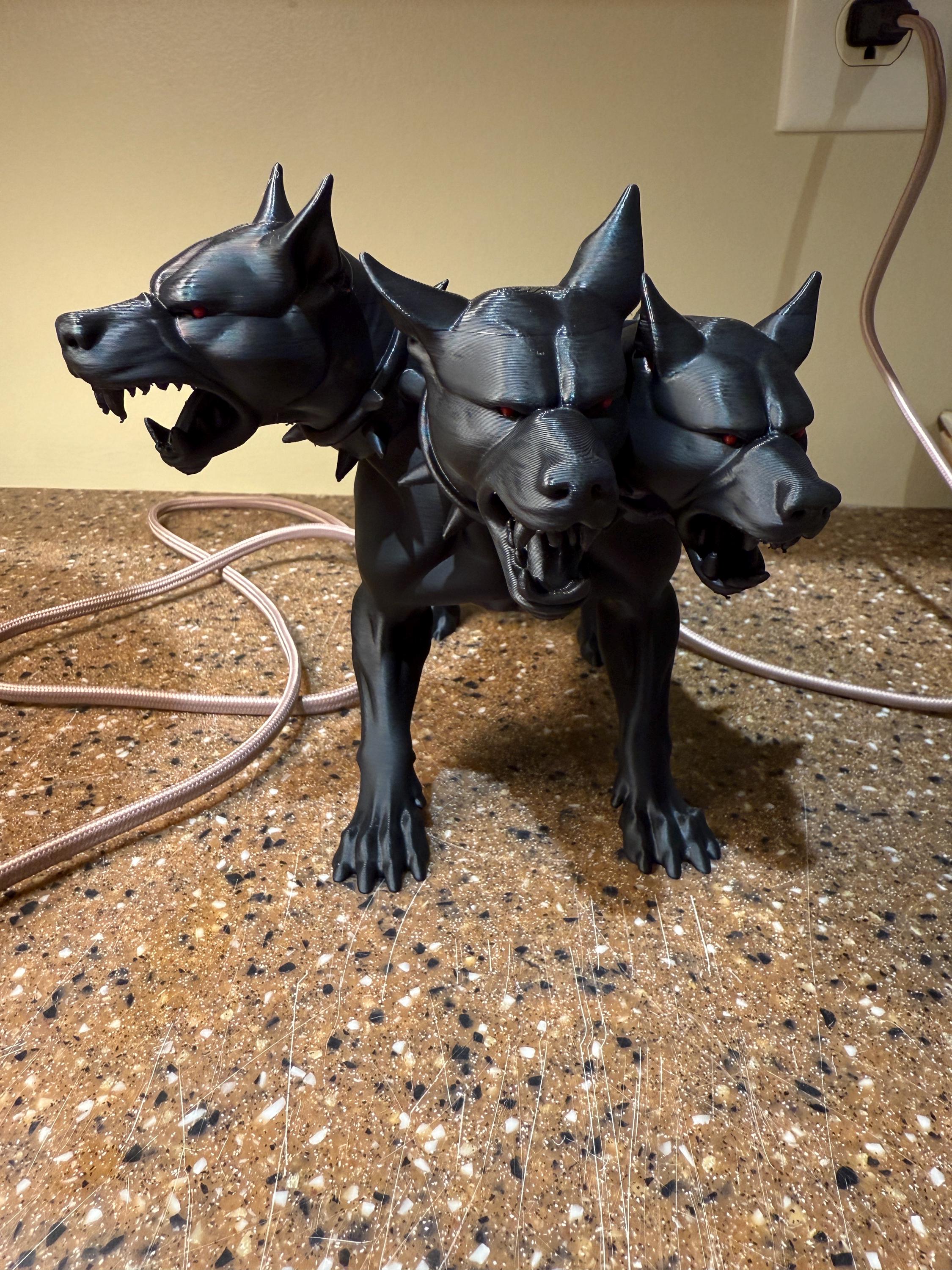 3Dプリントのケルベロス像｜ギリシャ神話の三つ首の犬｜冥界の守護者 