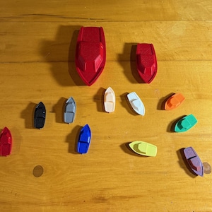 3D Printed Floating Toy Boat – Bath Toy or Pool Play – Multiple Colors & Sizes – Water-Ready Kids Gift or Nautical Decor
