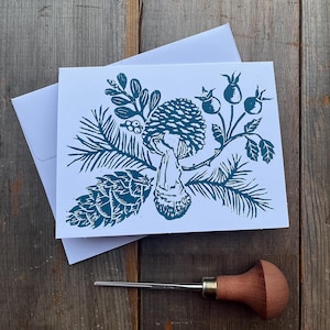 Amanita Mushroom Linolschnitt Weihnachtskarte - Original Block Print Karte - 4,25 "x 5,5" - Blaue Tinte / weißer Karton - Weihnachtskarte - Sonnenwende Karte